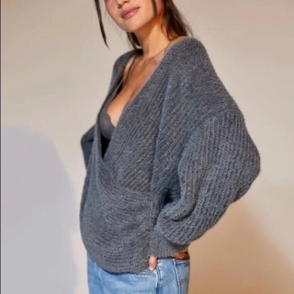 NWOT Urban Outfitters Kane Wrap Sweater Gray XL Slouchy V-Neck Ribbed
